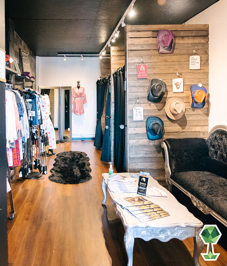 ChambRaye Boutique | Totally Boise 2022 Spring Mag